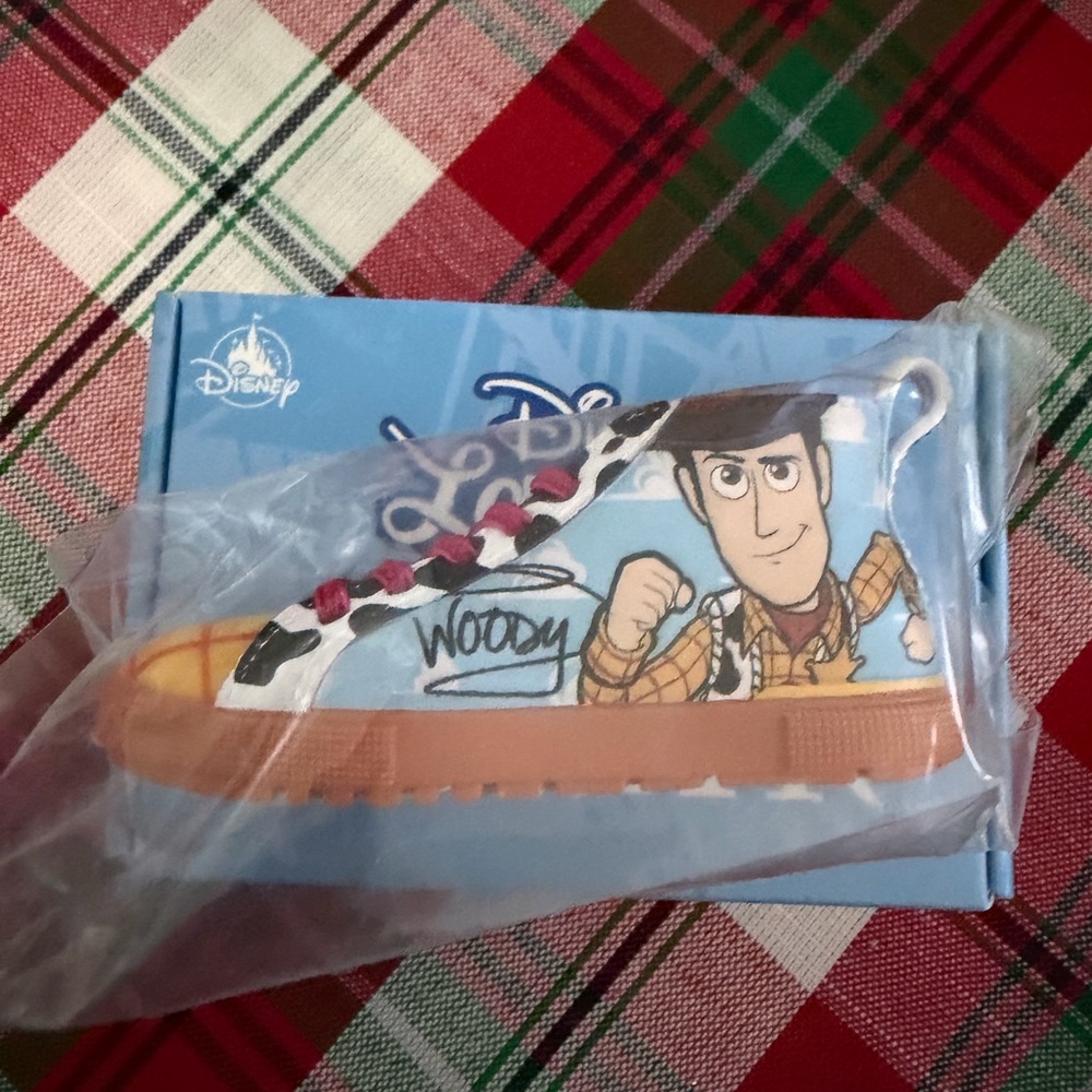Disney Lacers - Series 6 - Woody - Picture 2 of 3